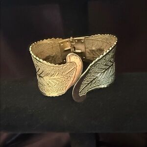 Elegant Gold and Silver Leaf Pattern Bracelet